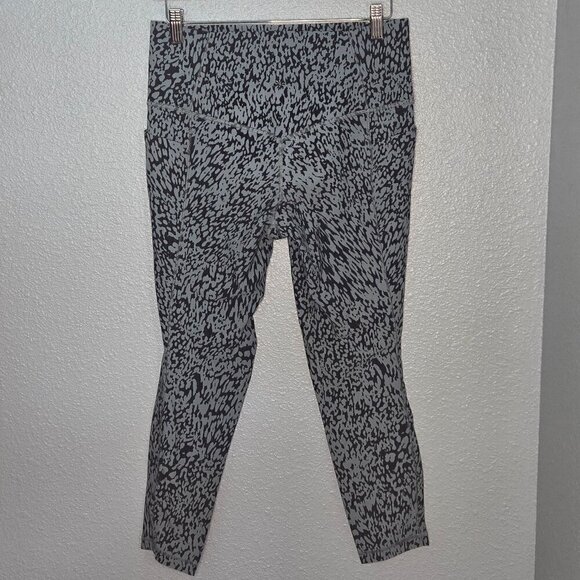 Athleta Salutation Stash Pocket Printed 7/8 Tight - L Teal Print - Picture 3 of 6